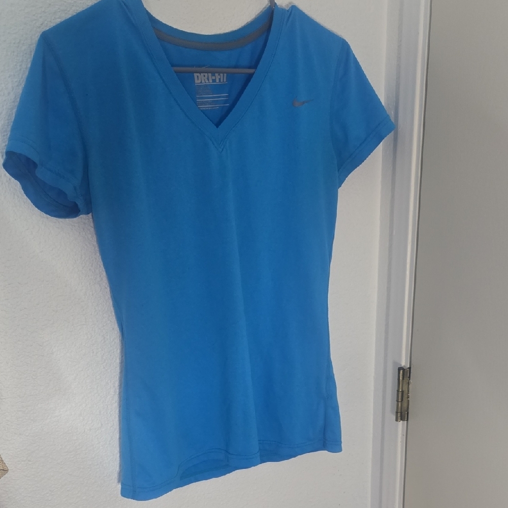 Nike Dri-fit Women's Short Sleeve Blue V-neck Tee (EUC)(S)🩶💙🩶